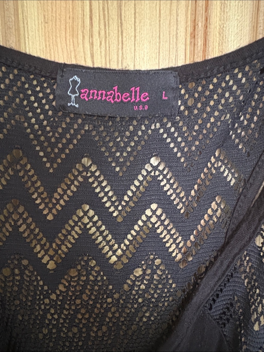 Annabelle Black Sleeveless Tank with Metallic Dreamcatcher size L - Picture 6 of 8